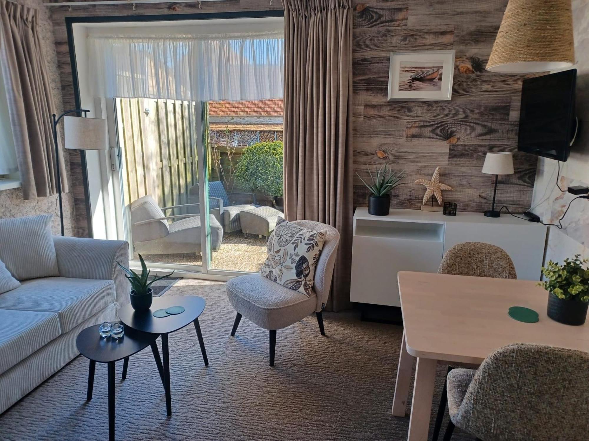 Hotel Dichtbijzee Oosterend  Exteriör bild