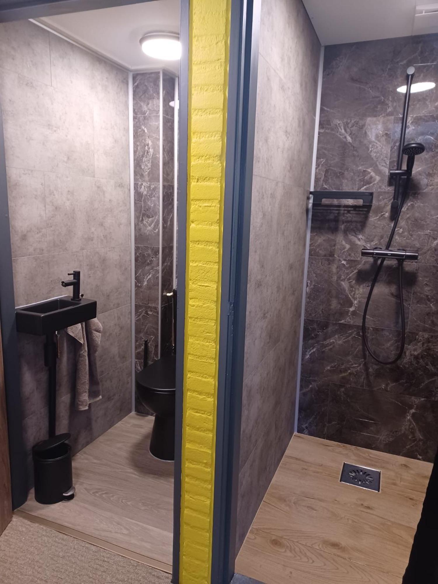 Hotel Dichtbijzee Oosterend  Exteriör bild