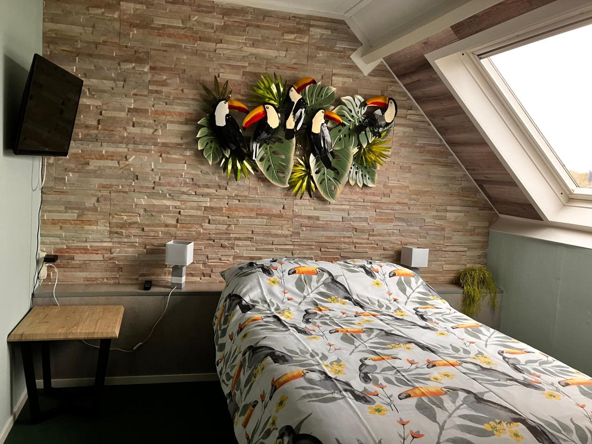 Hotel Dichtbijzee Oosterend  Exteriör bild