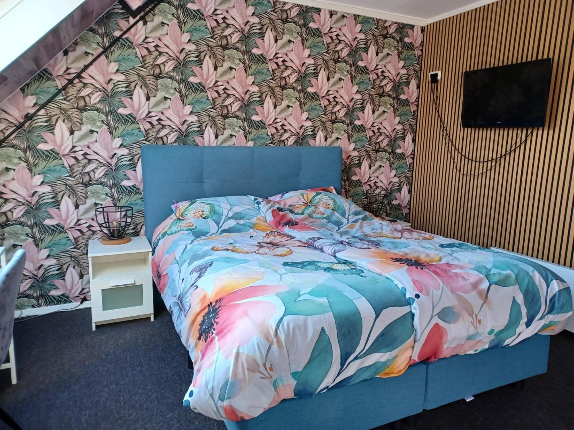 Hotel Dichtbijzee Oosterend  Exteriör bild