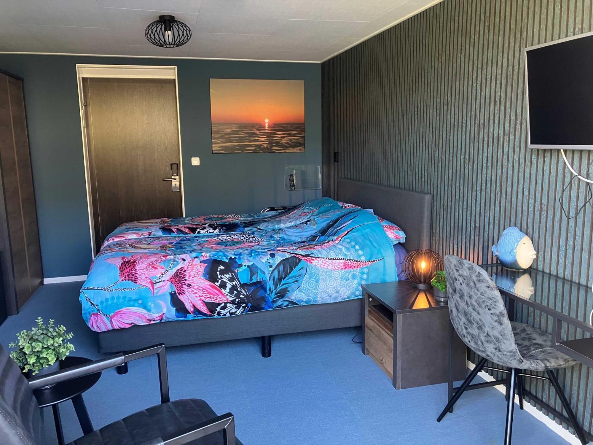 Hotel Dichtbijzee Oosterend  Exteriör bild